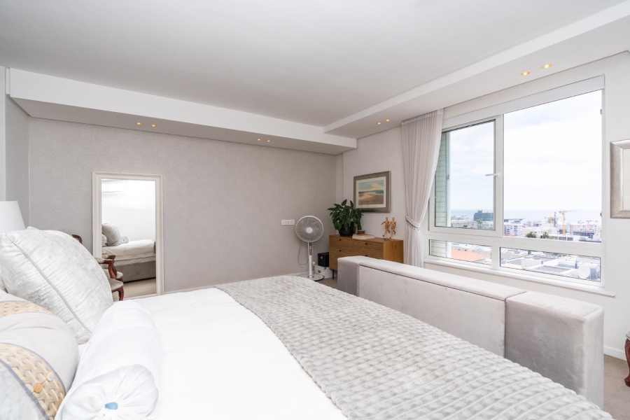 To Let 4 Bedroom Property for Rent in Fresnaye Western Cape